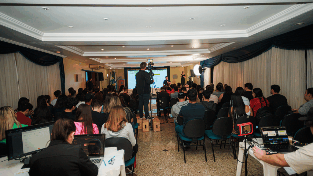 transmissões ao vivo corporativas, produtora audiovisual Curitiba, lives jurídicas Paraná, transmissões de audiência pública, produção audiovisual profissional, produtora de vídeos no Sul do Brasil, transmissões ao vivo em Paranaguá, produtora de vídeos institucionais, eventos corporativos online, produção de vídeos para advocacia, produtora audiovisual Paraná, lives profissionais